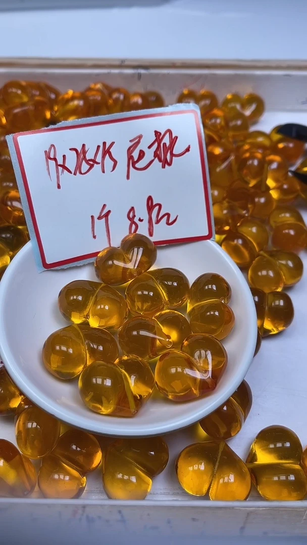 裸石琥珀未镶嵌A1805 金 珀 屁桃19*25*15mm1个8.8元
