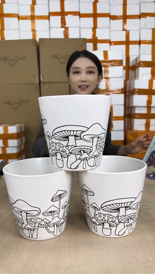 小蘑菇白三个15x14