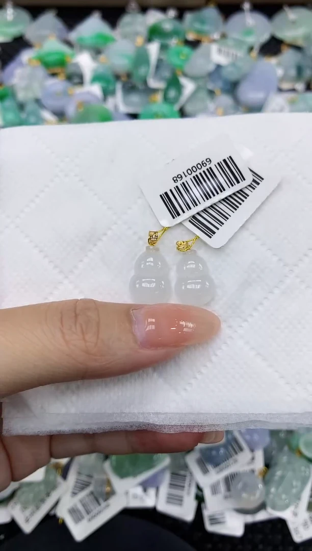 颈饰18K金镶嵌翡翠蒲*英11111111111