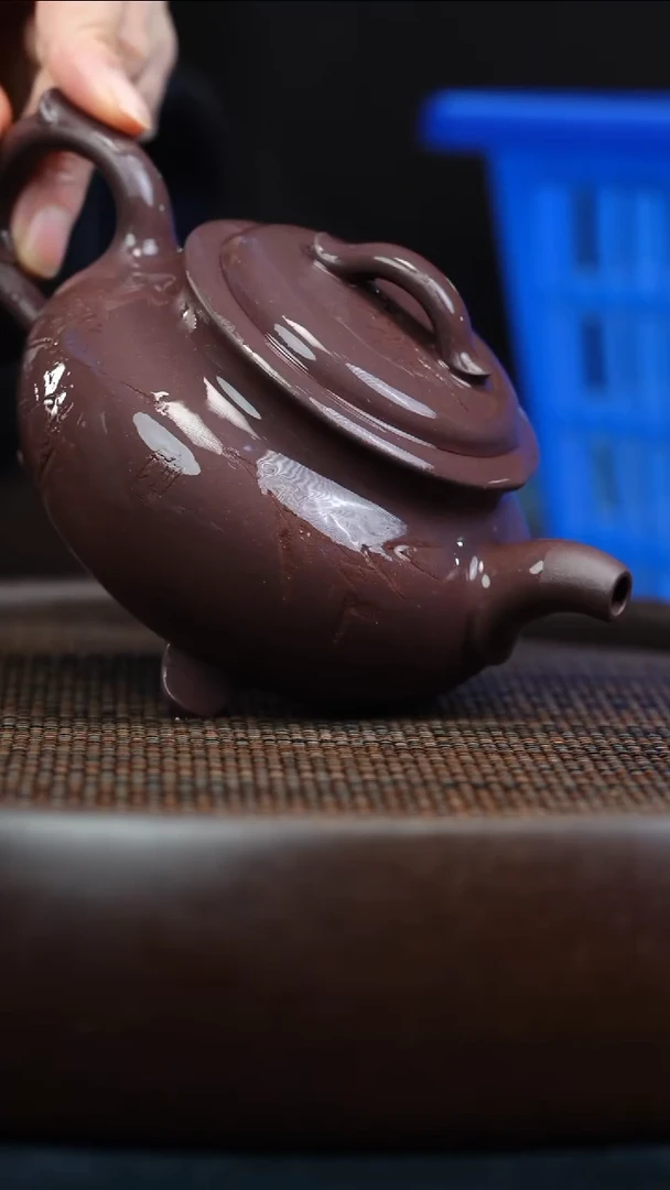 茶壶紫砂三足宝鼎壶