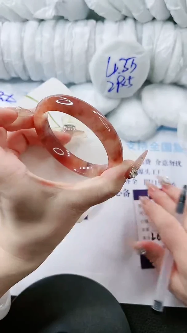 【闪购商品】石英质玉手镯未镶嵌多样性发货L679