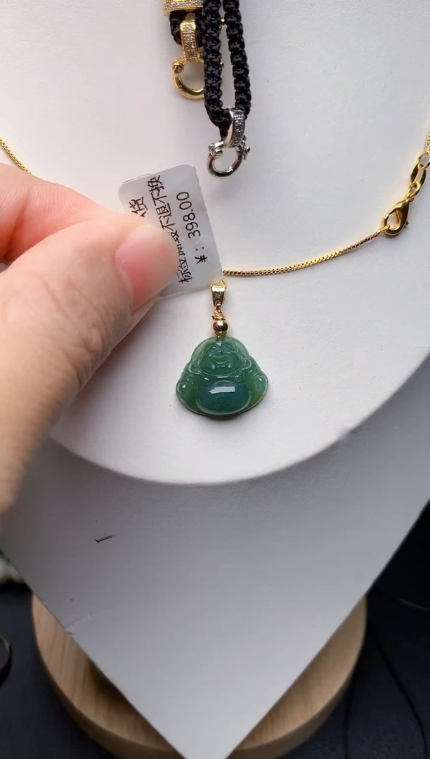 翡翠未镶嵌颈饰1