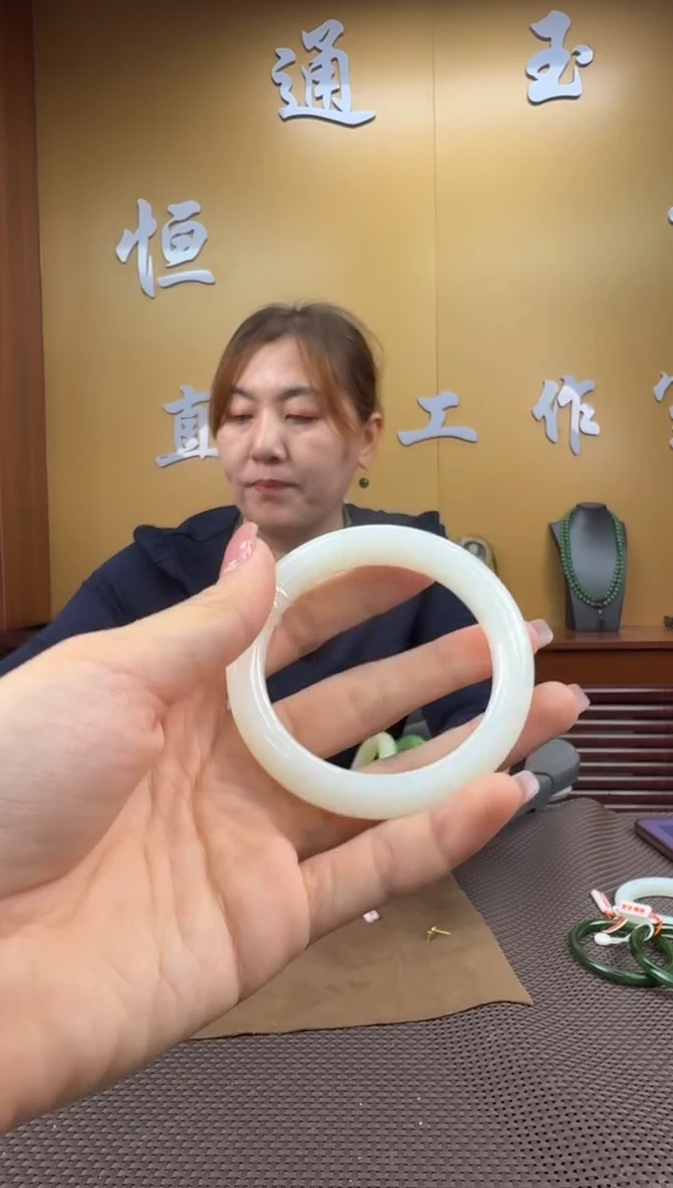 颈饰未镶嵌和田玉手镯54