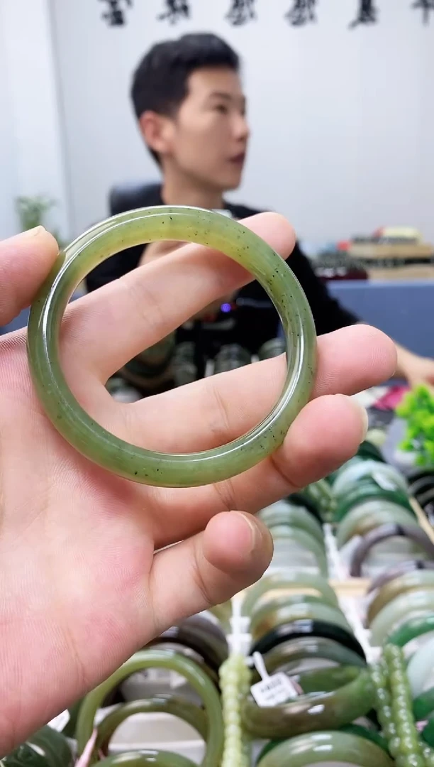 和田玉手镯未镶嵌53.5（10.3）