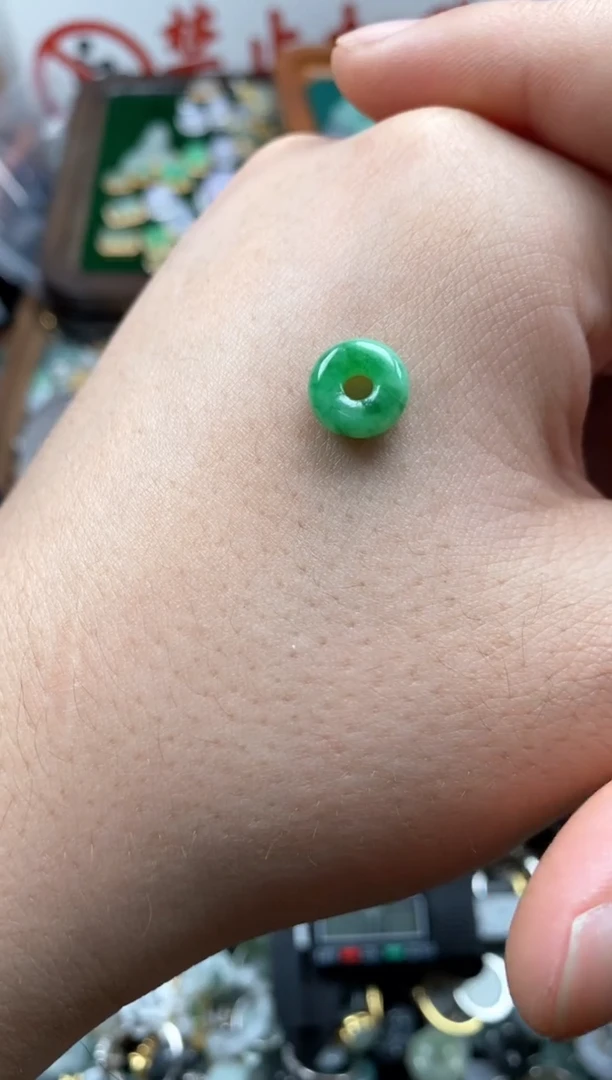 【闪购商品】翡翠颈饰未镶嵌哥哥