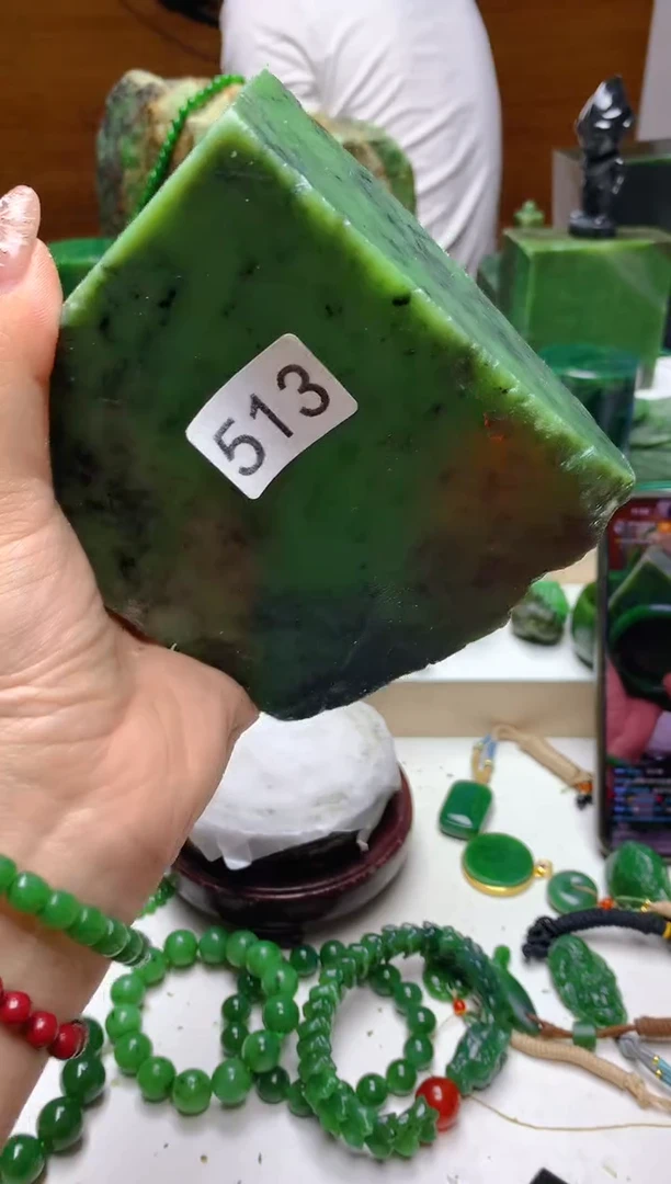 未镶嵌和田玉（碧玉）珠宝半成品1