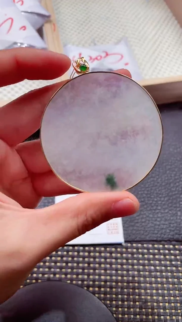 颈饰18K金镶嵌翡翠000111