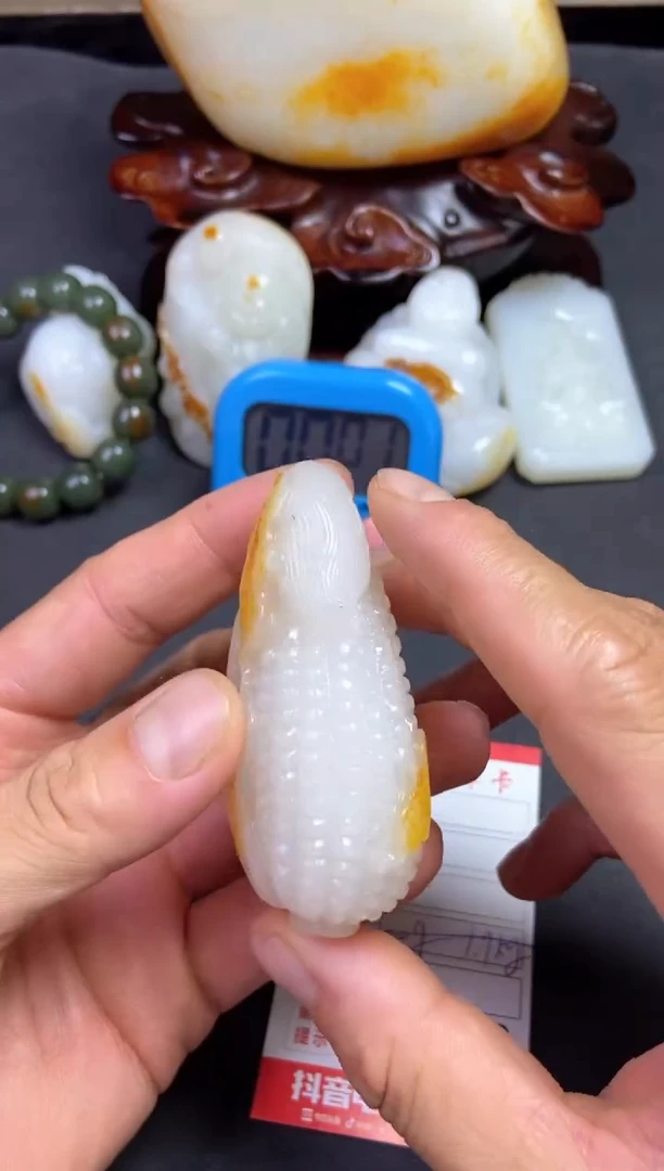 未镶嵌和田玉把件步****.和田玉