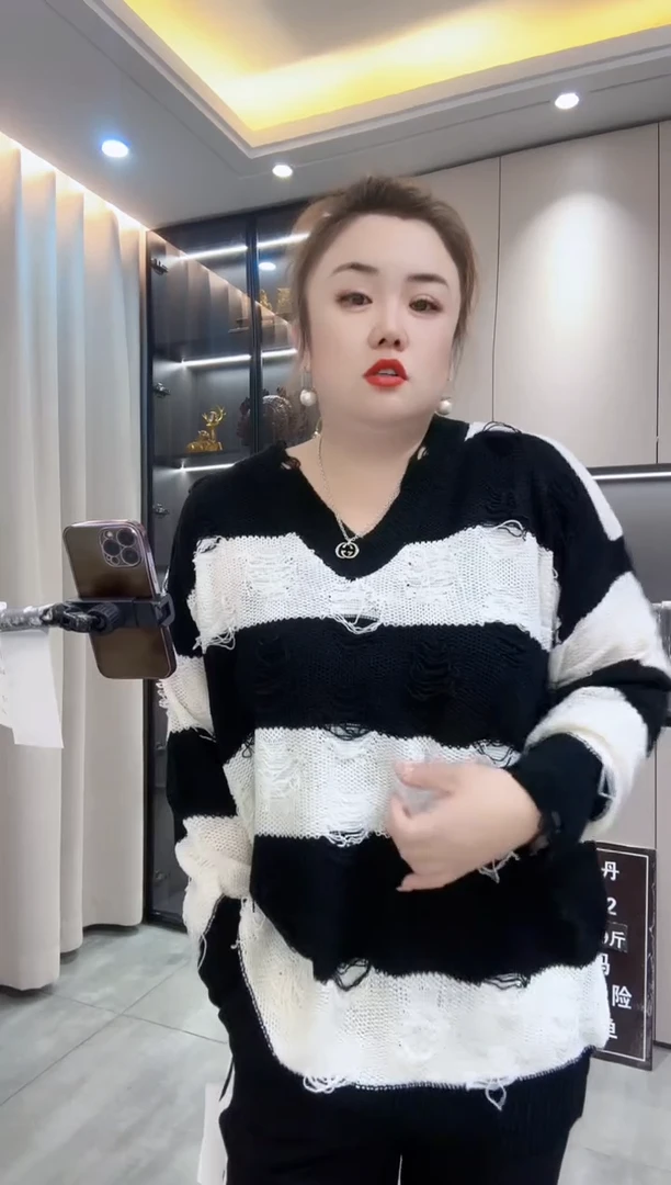 白色毛衣均码（140-180斤）