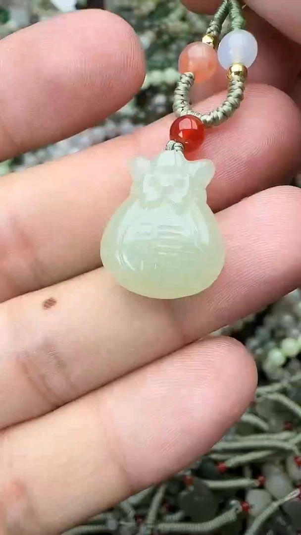颈饰未镶嵌和田玉拍一发一