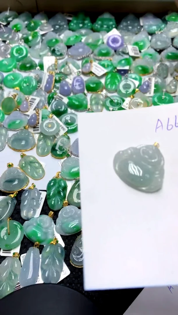 【闪购商品】翡翠颈饰18K金镶嵌111111111111