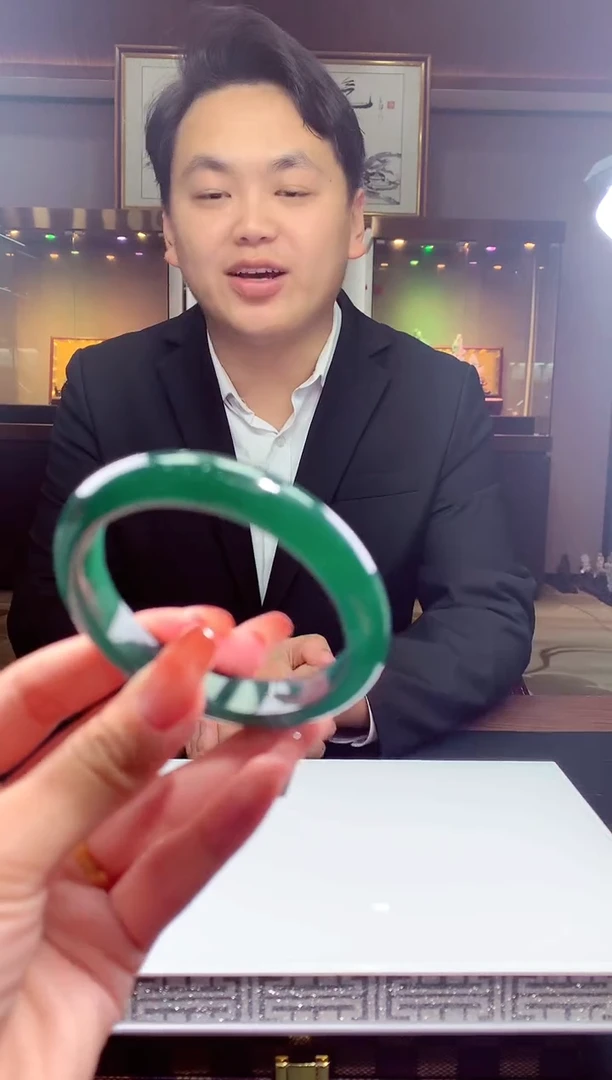 颈饰未镶嵌翡翠天然翡翠（拍一发一）