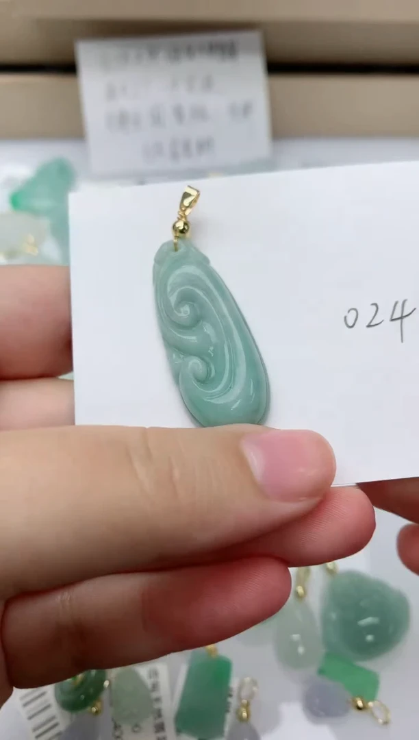 【闪购商品】翡翠吊坠(不含链)未镶嵌024