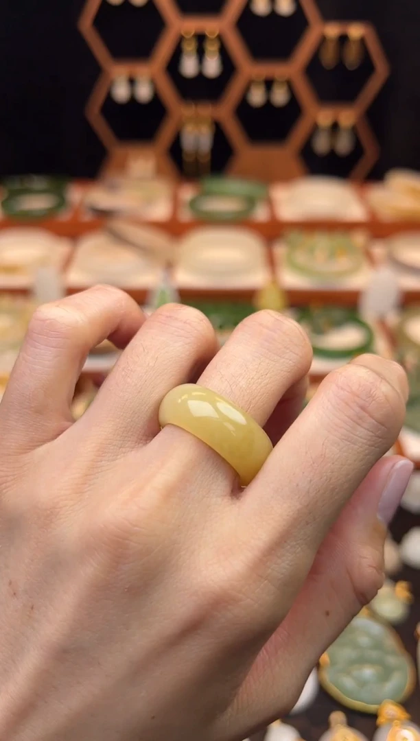 未镶嵌戒指和田玉17