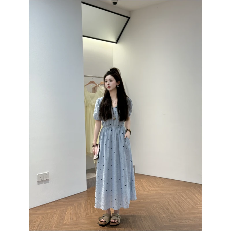 宿慕SUMU夏季V领系带收腰爱心连衣裙2025新款6-3气质连衣裙F8600N