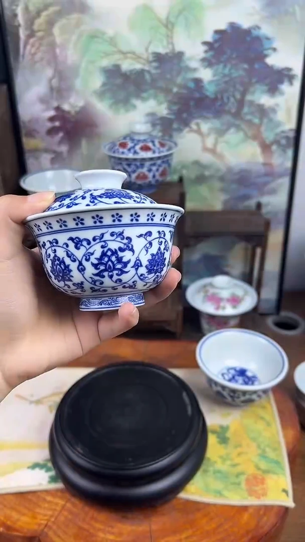 其他青花缠枝莲两才盖碗