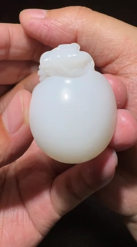 18K金镶嵌和田玉挂件和田玉