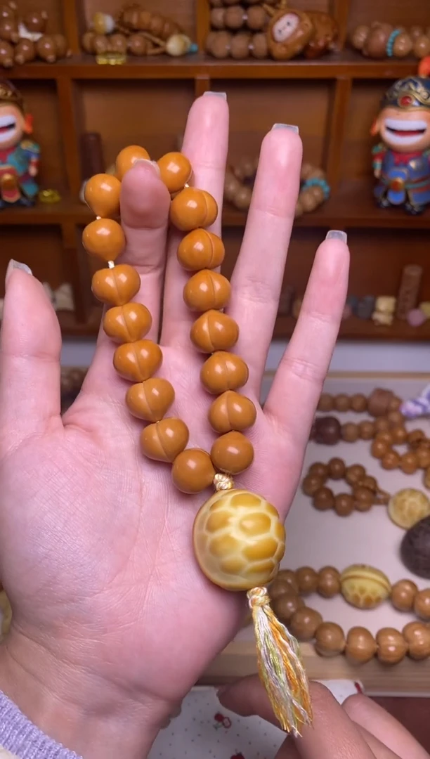 把件猴头核桃高定柯基屁桃＋富甲手持