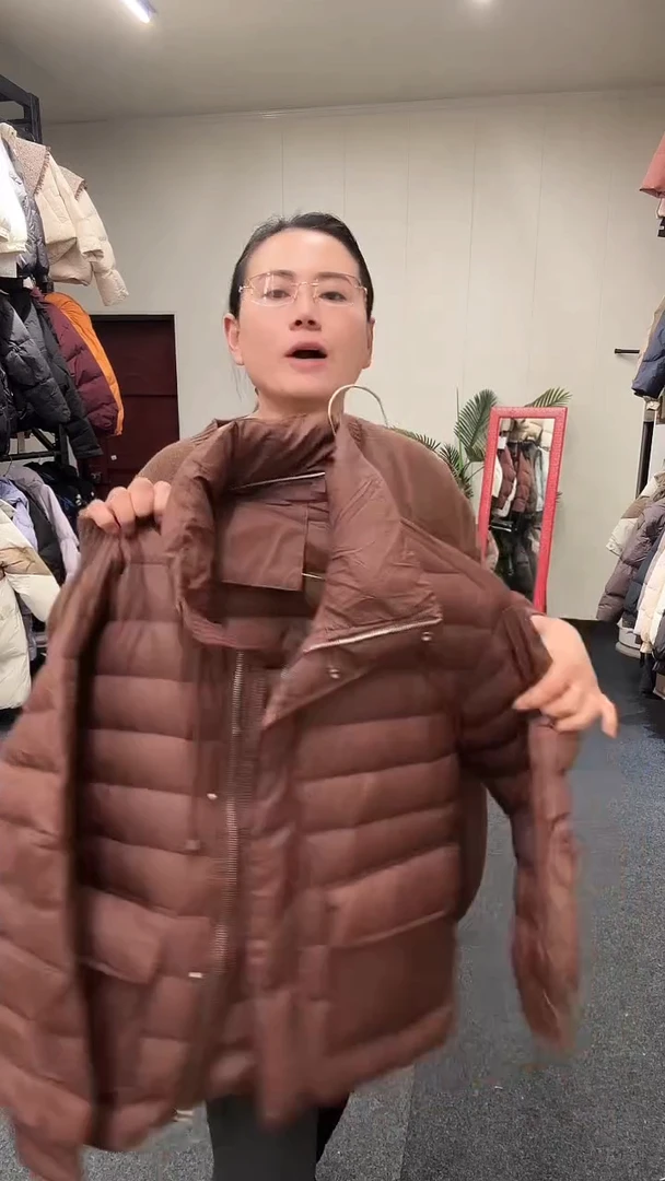 艾雨衣尚闪购羽绒服