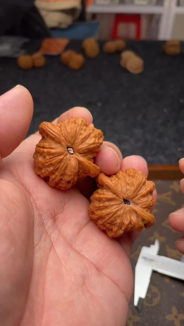 把件文玩核桃B22号37尺血麒麟