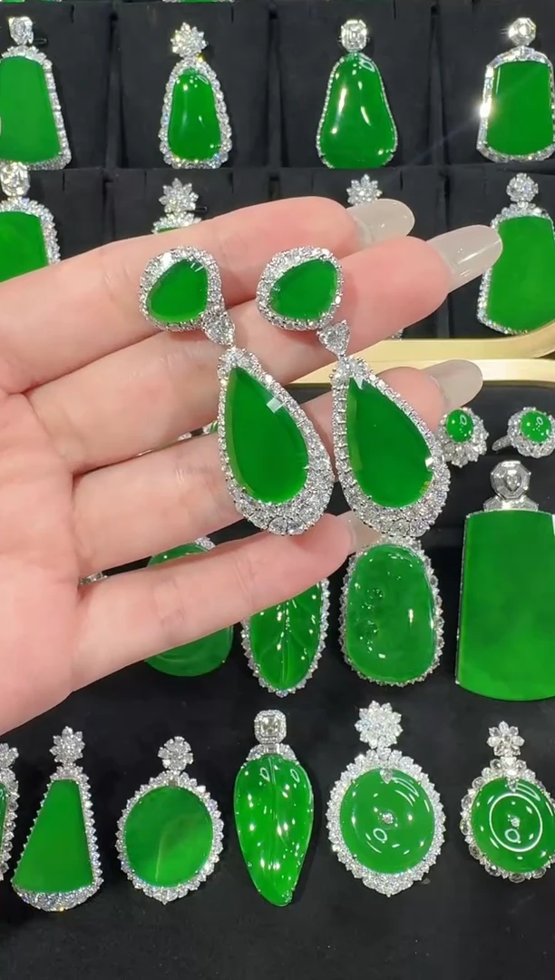 18K金镶嵌翡翠耳饰青*儿水滴耳坠天然A货翡翠72h鉴赏期