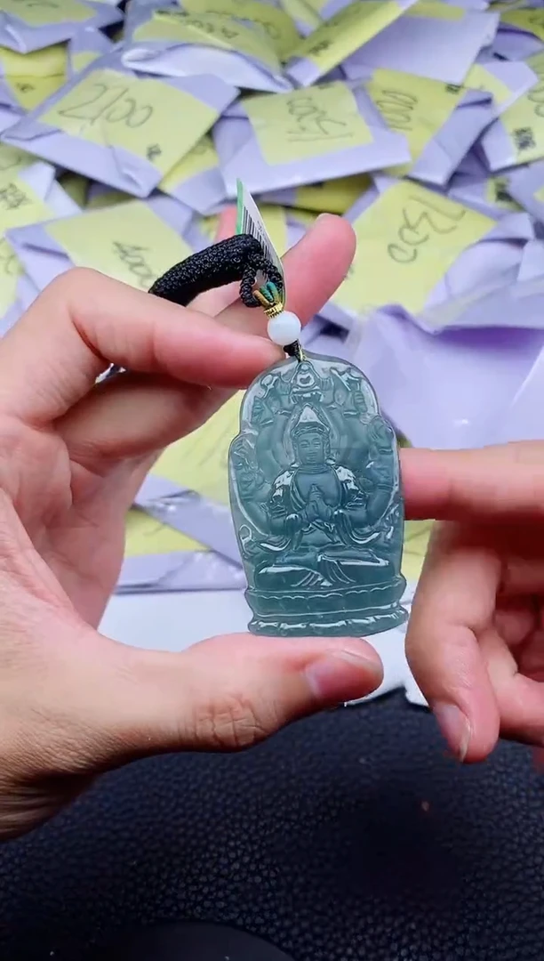 翡翠未镶嵌颈饰