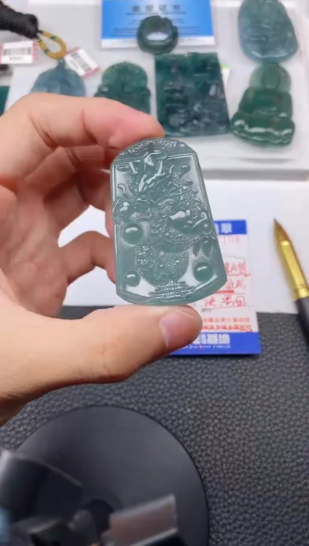 颈饰未镶嵌翡翠1