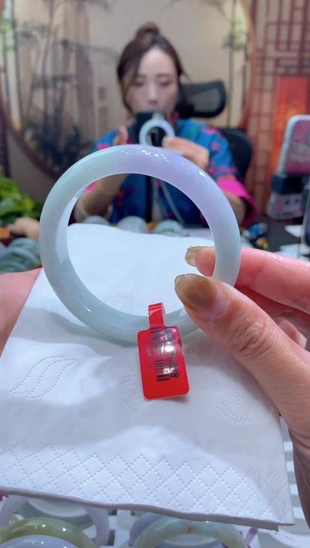 未镶嵌手镯翡翠000089339