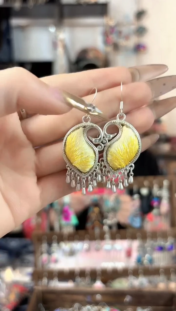 织绣彩云南阁非遗老绣饰品103