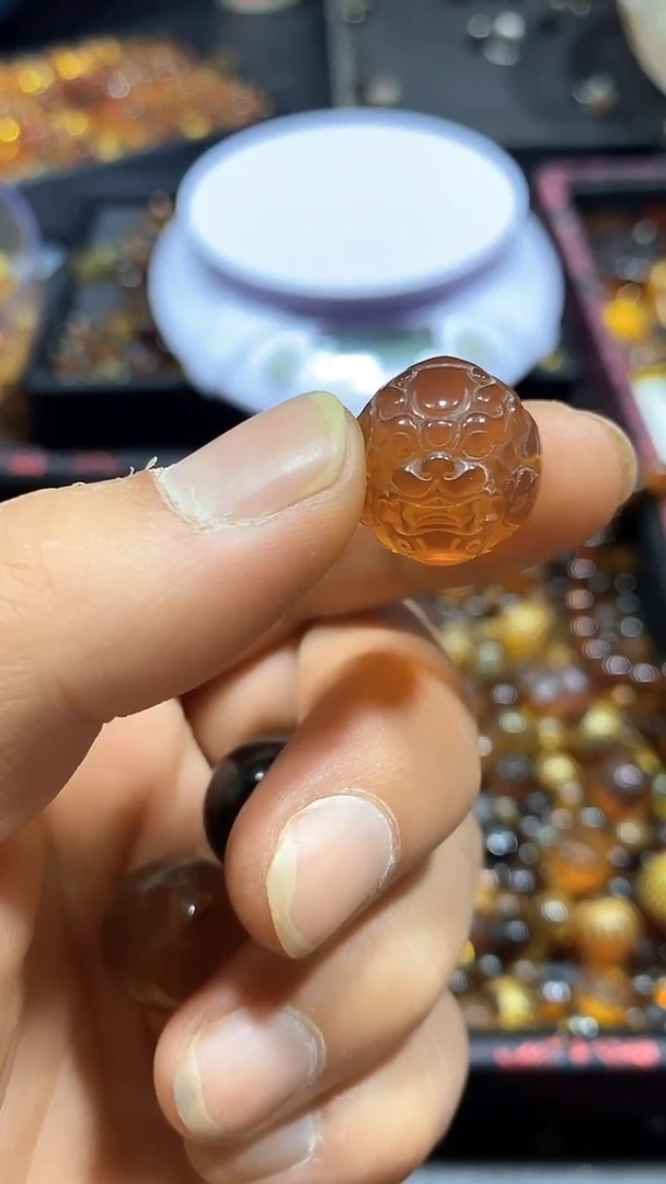 琥珀颈饰未镶嵌哒*哒天然缅甸琥珀珠子