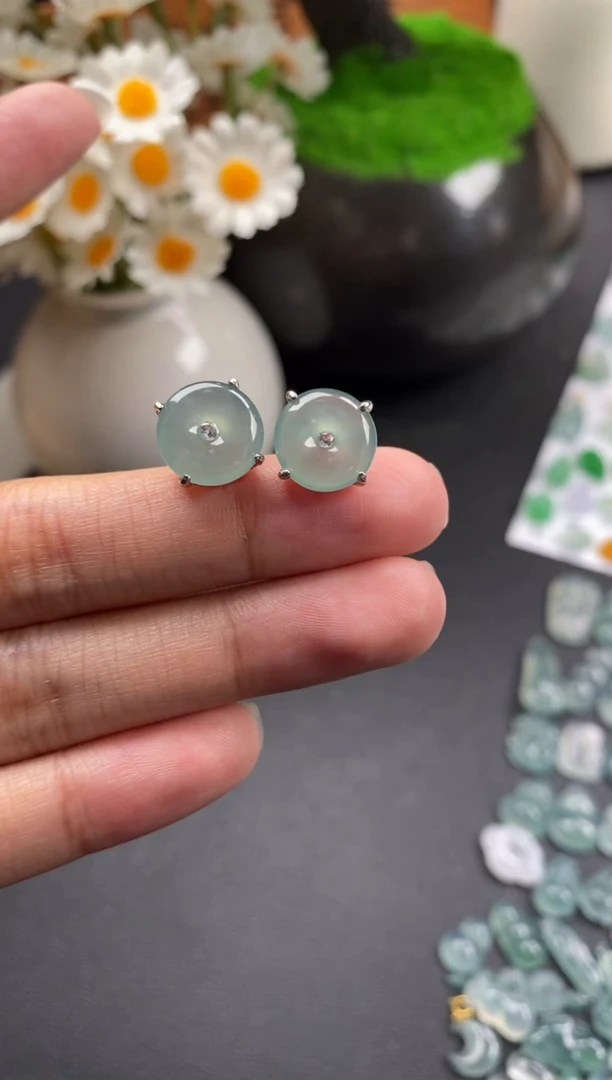 银S925镶嵌散珠翡翠冰种平安扣耳钉