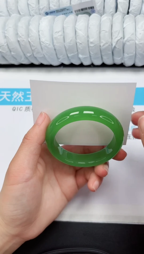 【闪购商品】石英质玉手镯未镶嵌50-56.7