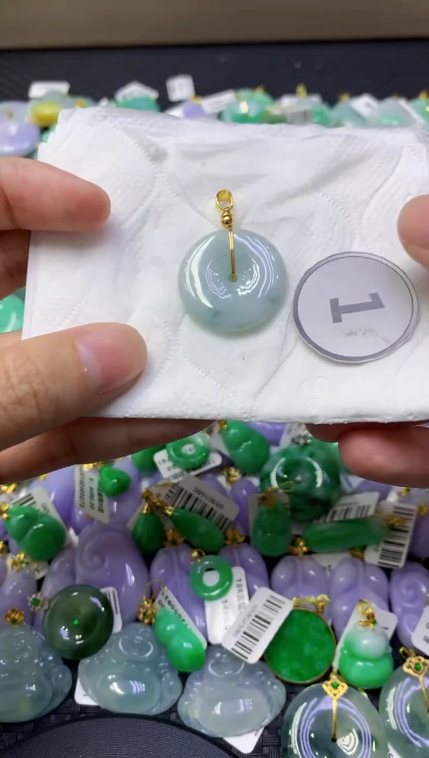 颈饰未镶嵌翡翠天然缅甸翡翠A货