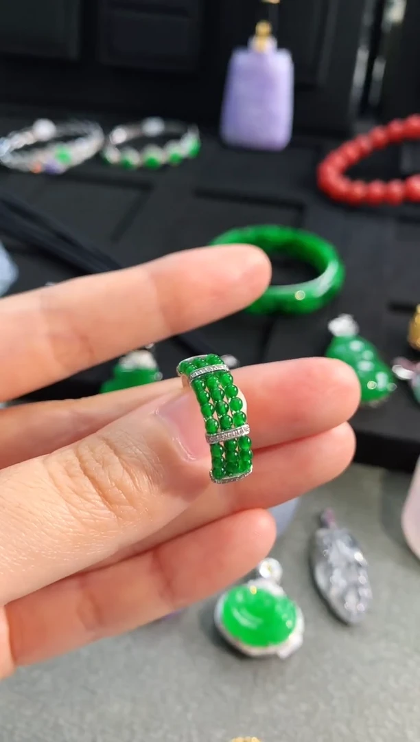 【闪购商品】翡翠戒指18K金镶嵌手饰