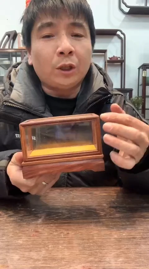 【闪购商品】红酸枝木类木艺玻璃罩952