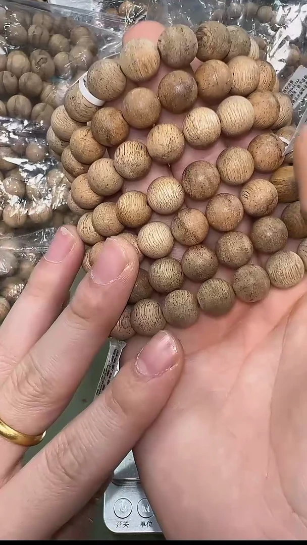 【闪购商品】沉香柬埔寨老菩萨风化10mm单圈