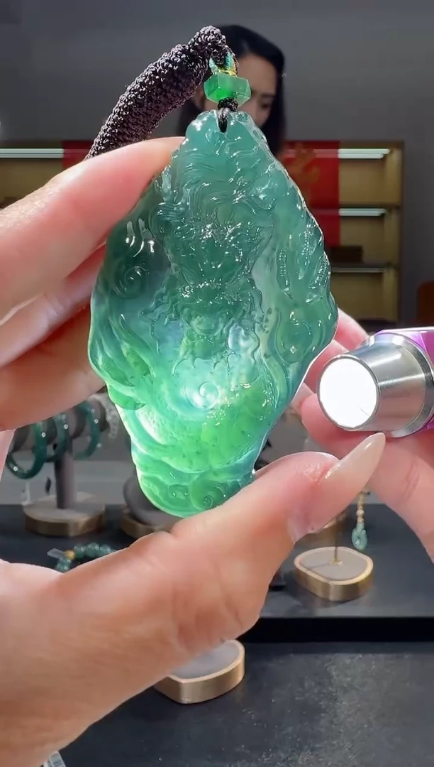 吊坠(不含链)未镶嵌翡翠龙牌