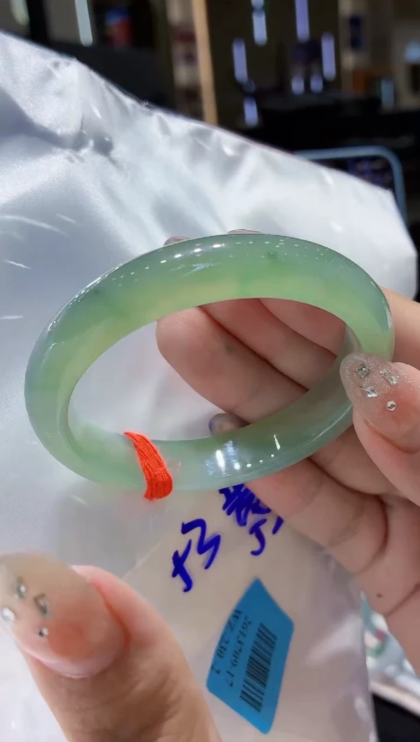 未镶嵌手镯翡翠翡翠手镯53贵