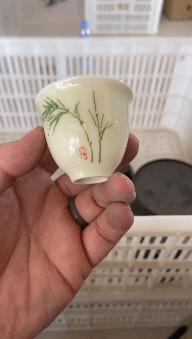 无运费险有瑕疵的摄影的产品有使用过的痕迹有点脏介意勿拍