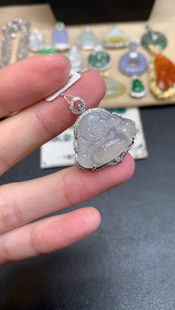 【闪购商品】翡翠颈饰18K金镶嵌佛公【无服务费】