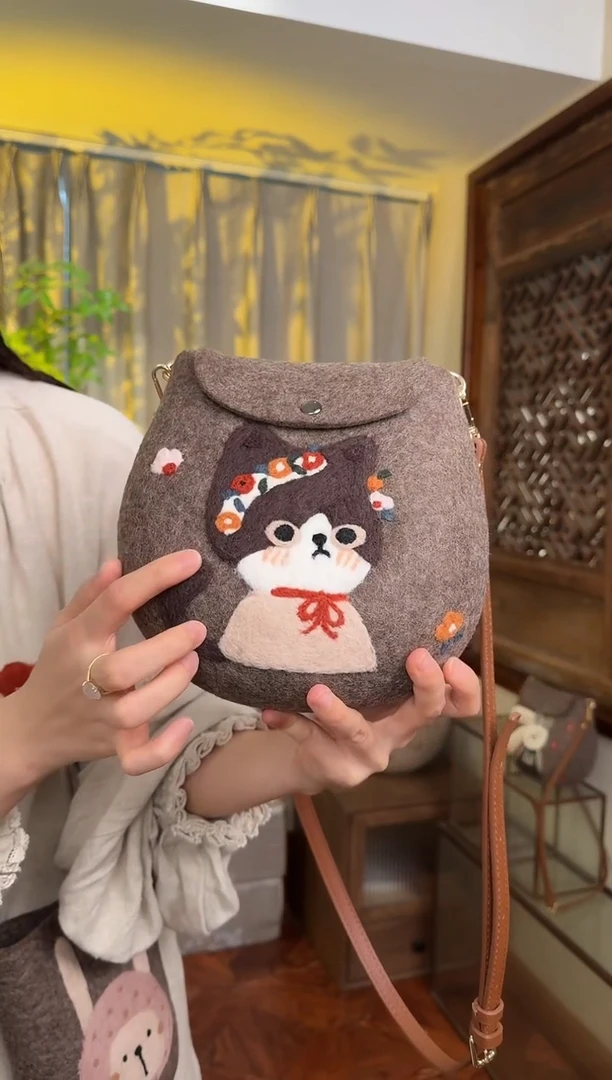 非遗纯手工包  蛋蛋包花环猫咪