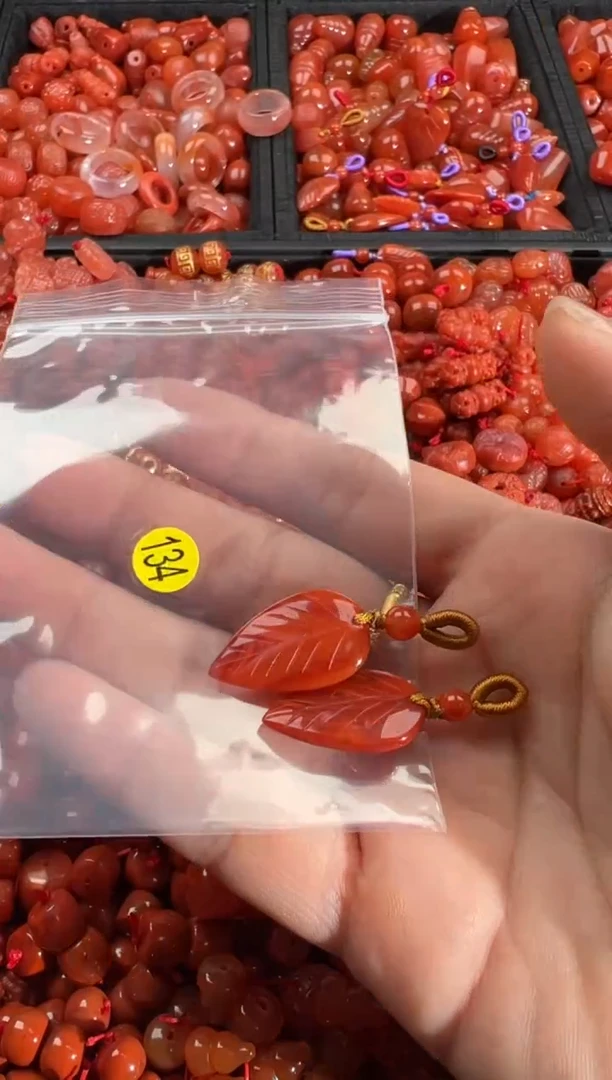 【闪购商品】南红玛瑙颈饰未镶嵌1