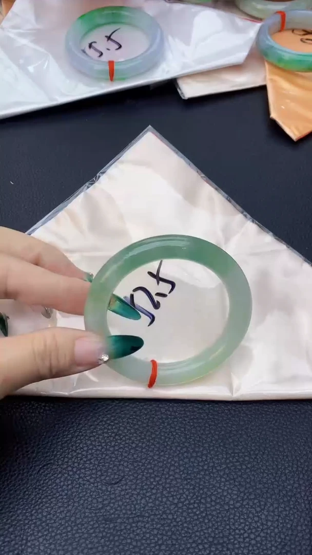 【闪购商品】翡翠手镯未镶嵌0766699073