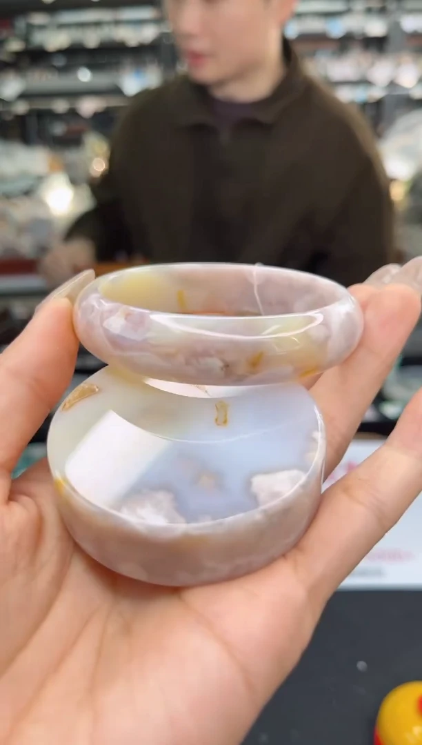 【闪购商品】石英质玉手镯未镶嵌58圈口（不退不换）1448227