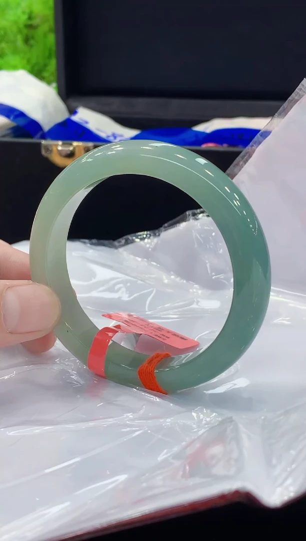 未镶嵌手镯翡翠翡翠手镯