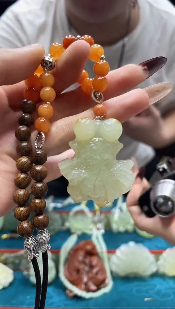 未镶嵌岫玉吊坠·