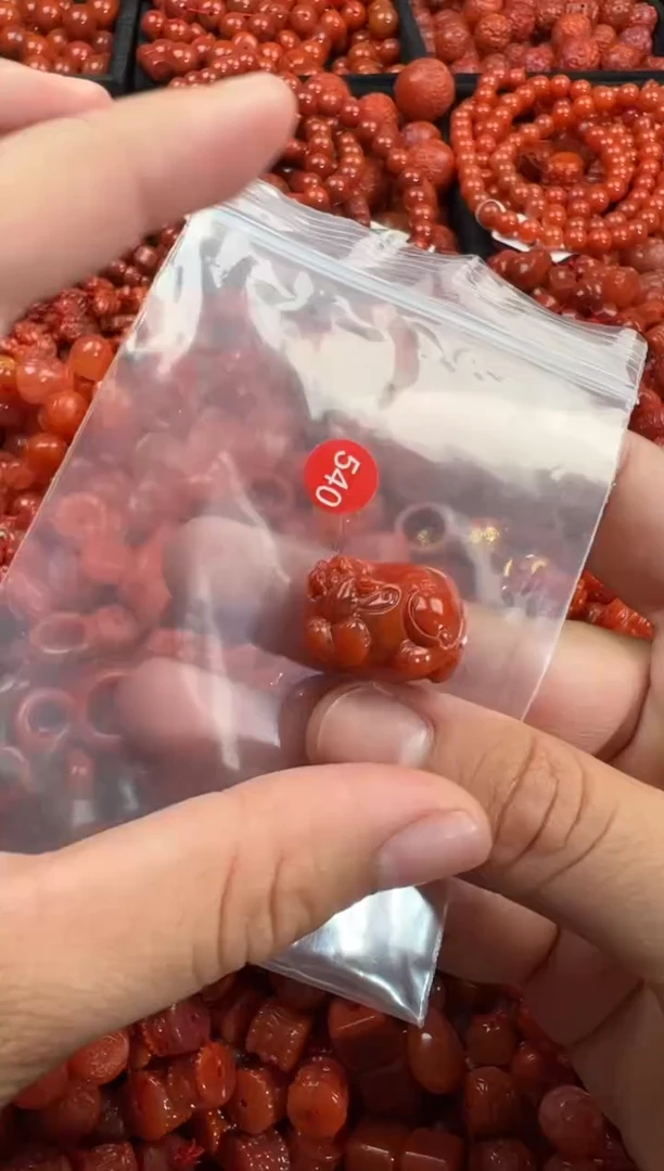 南红玛瑙未镶嵌颈饰1