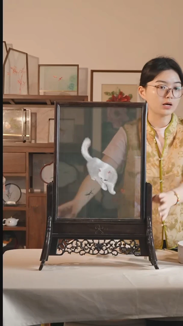 刺绣螳螂猫双面绣摆台