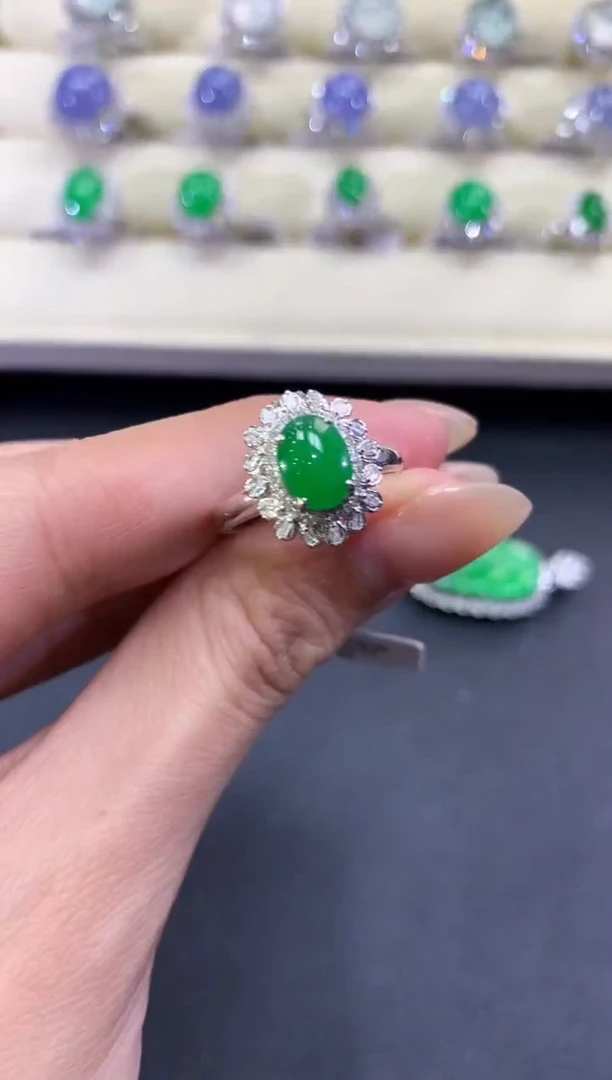 【闪购商品】翡翠戒指18K金镶嵌a105