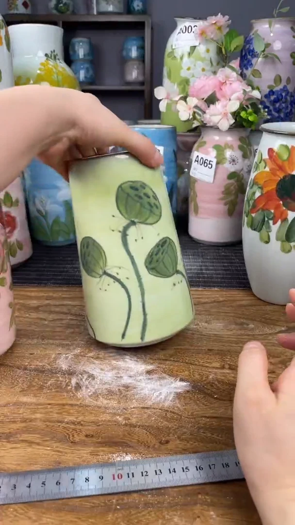 摆件陶瓷花瓶手绘